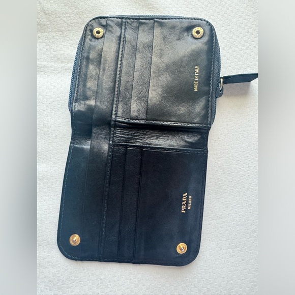 🔥Prada Wallet - Picture 4 of 17